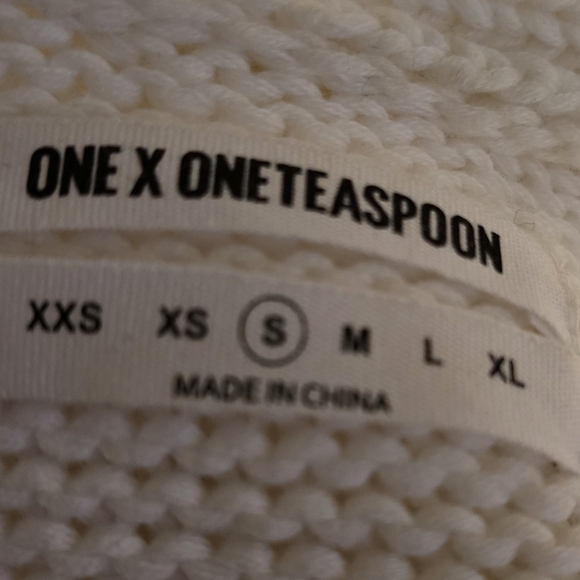 NWOT ONE TEASPOON PURE ROLL NECK SWEATER WITH OPEN BACK IN WHITE - Picture 6 of 6